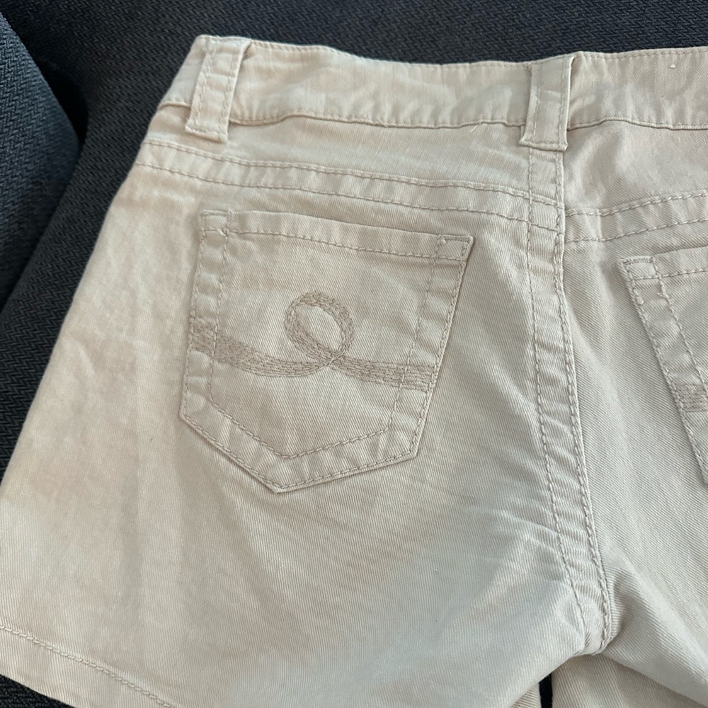 Seven7 Khaki Jean Shorts - Picture 11 of 11